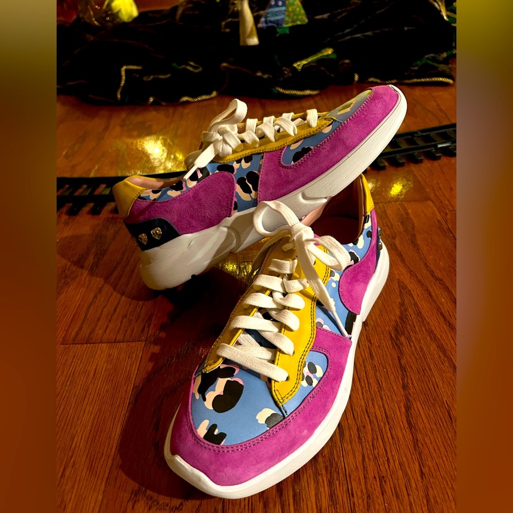 NWT Escada Sneakers